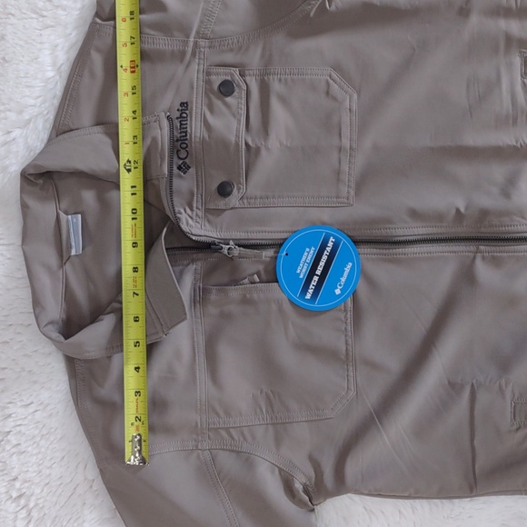 Columbia Water resistant Jacket - Picture 11 of 16